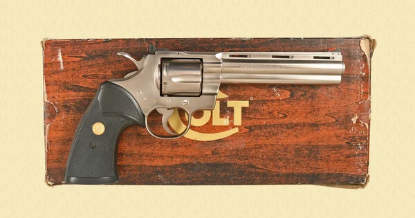 Hand Guns & Pistols | Simpson Limited